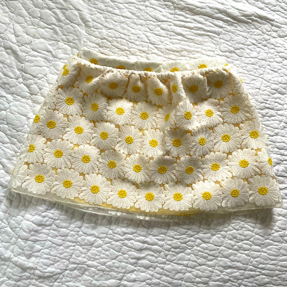 NWOT Gymboree Daisy Lace Skort - adjustable size 5
